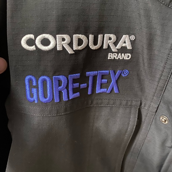 Supreme The North Face Expedition Jacket (FW18) - Picture 3 of 13